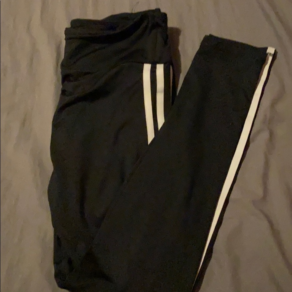 Black leggings